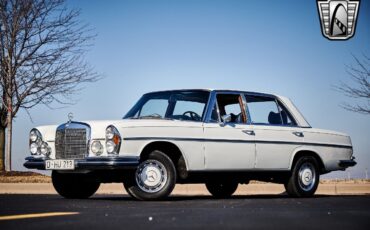 Mercedes-Benz-300SEL-1968-White-Blue-66299-3