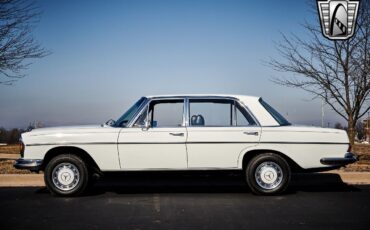 Mercedes-Benz-300SEL-1968-White-Blue-66299-4