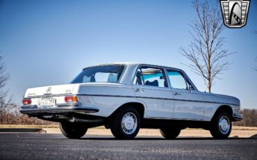 Mercedes-Benz-300SEL-1968-White-Blue-66299-7