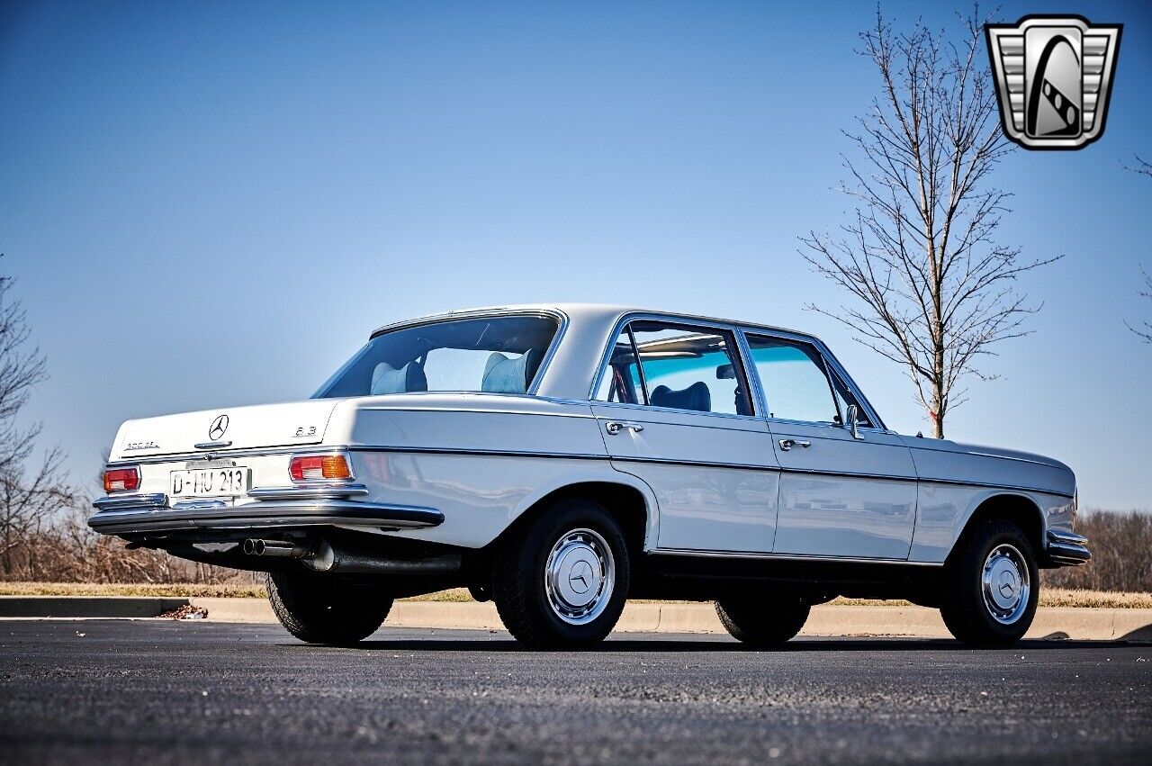 Mercedes-Benz-300SEL-1968-White-Blue-66299-7