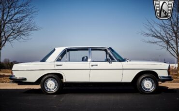 Mercedes-Benz-300SEL-1968-White-Blue-66299-8