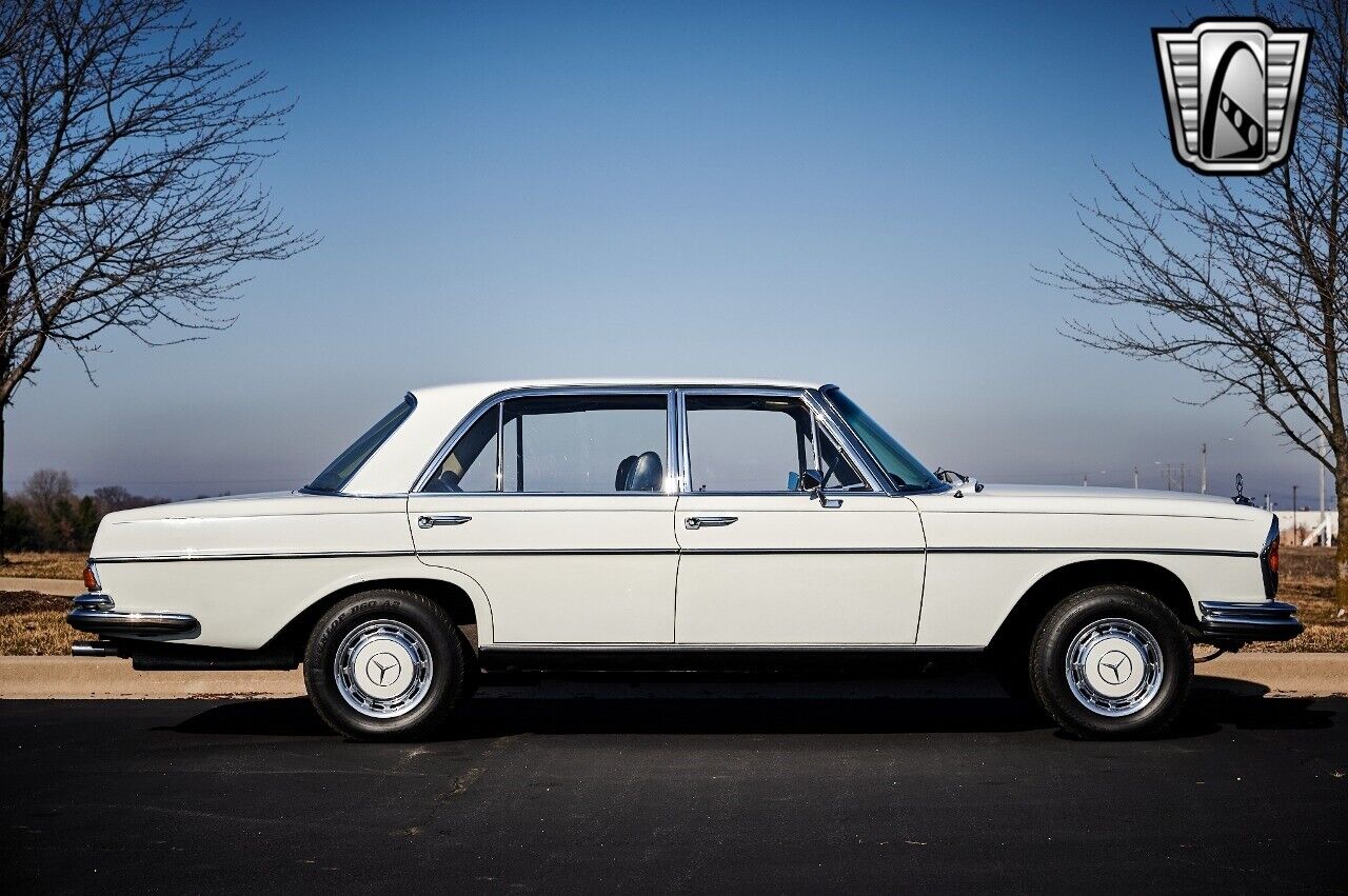 Mercedes-Benz-300SEL-1968-White-Blue-66299-8