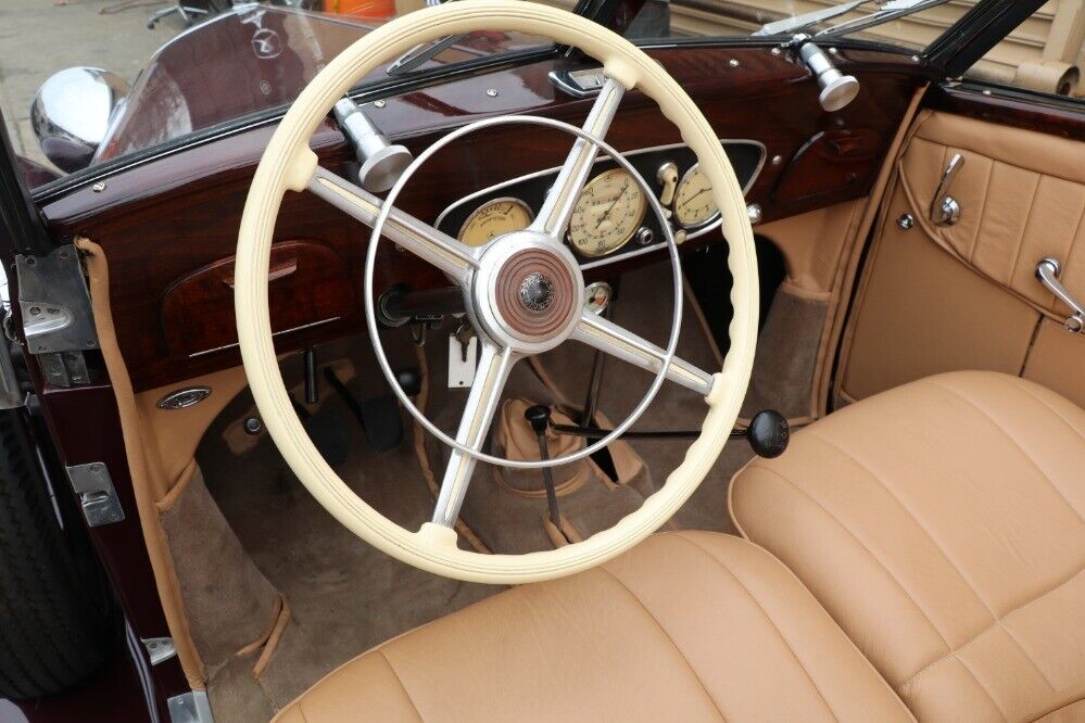 Mercedes-Benz-320-Cabriolet-1938-Burgundy-Tan-0-4