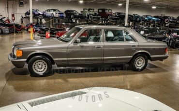 Mercedes-Benz-380SEL-Berline-1983-Gray-Gray-319408-9