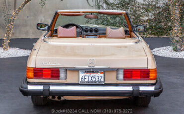 Mercedes-Benz-400-Series-1976-Red-Other-Color-0-5