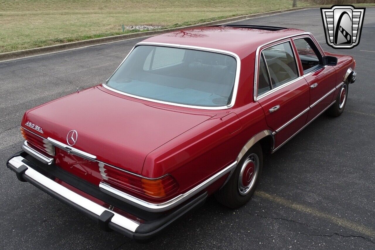 Mercedes-Benz-400-Series-1977-Red-Blue-247385-6