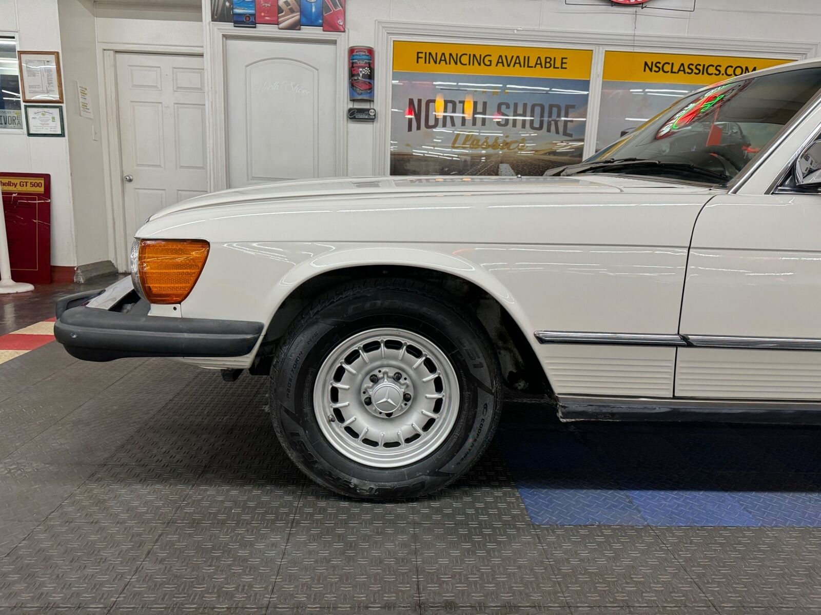 Mercedes-Benz-400-Series-1977-White-Shale-188293-16