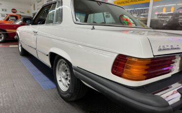 Mercedes-Benz-400-Series-1977-White-Shale-188293-19