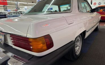 Mercedes-Benz-400-Series-1977-White-Shale-188293-25