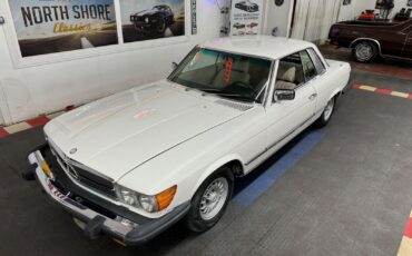 Mercedes-Benz-400-Series-1977-White-Shale-188293-26