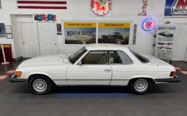 Mercedes-Benz-400-Series-1977-White-Shale-188293-29