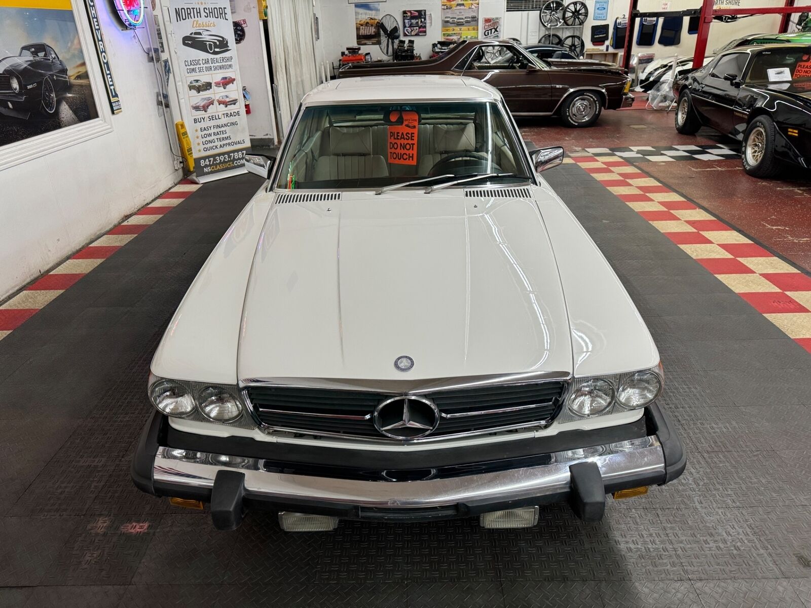 Mercedes-Benz-400-Series-1977-White-Shale-188293-4