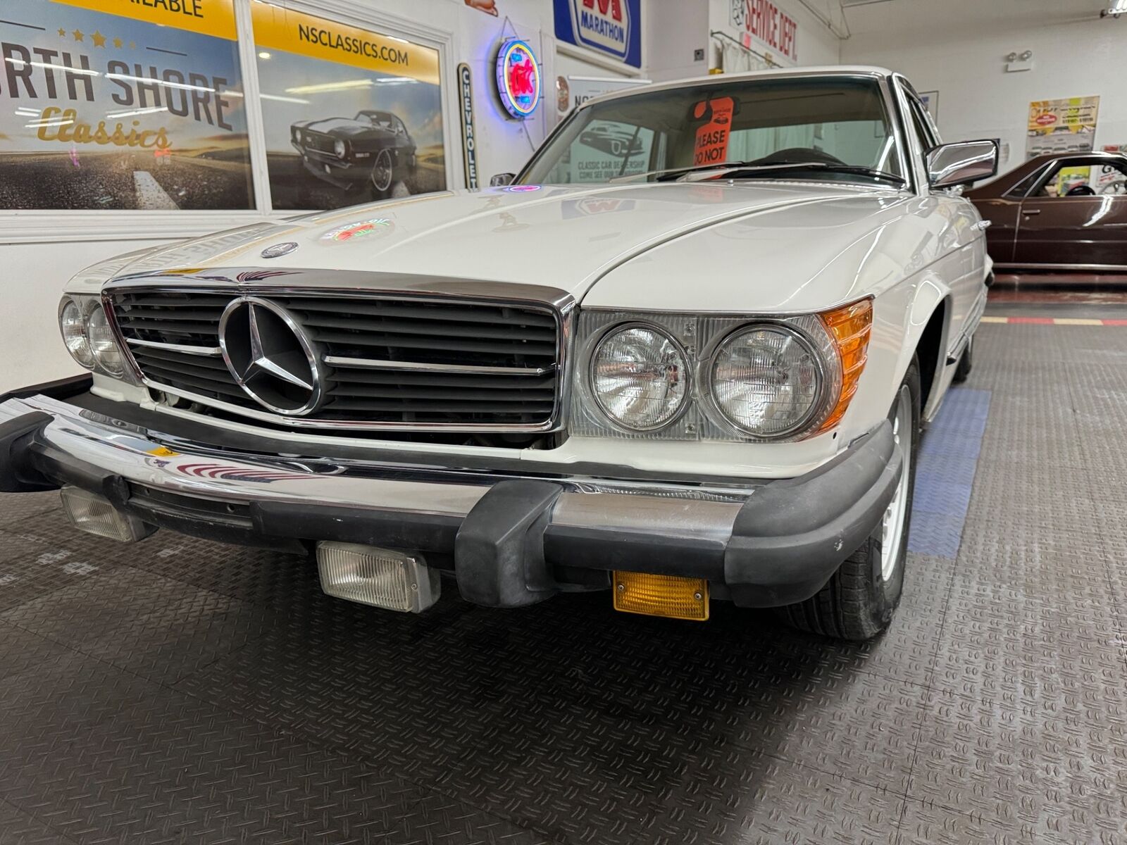 Mercedes-Benz-400-Series-1977-White-Shale-188293-8