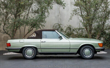 Mercedes-Benz-400-Series-1979-Green-Other-Color-0-9