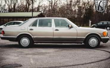 Mercedes-Benz-400-Series-1987-Silver-Tan-75850-8