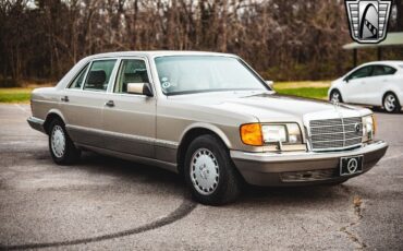 Mercedes-Benz-400-Series-1987-Silver-Tan-75850-9