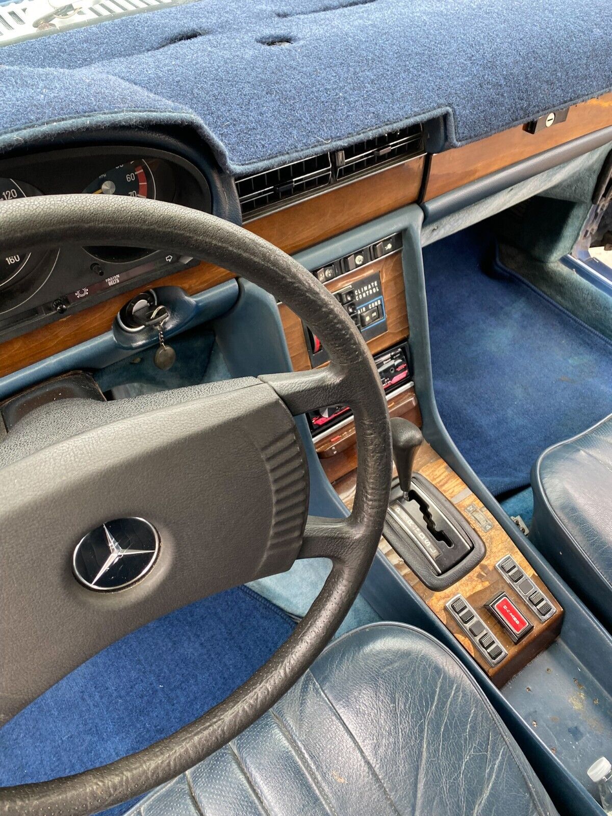 Mercedes-Benz-400-Series-Berline-1979-Blue-220641-2