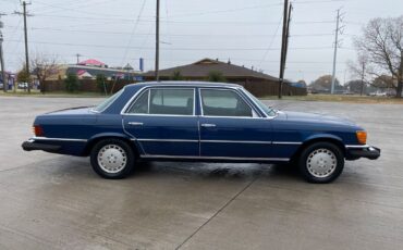 Mercedes-Benz-400-Series-Berline-1979-Blue-220641-28