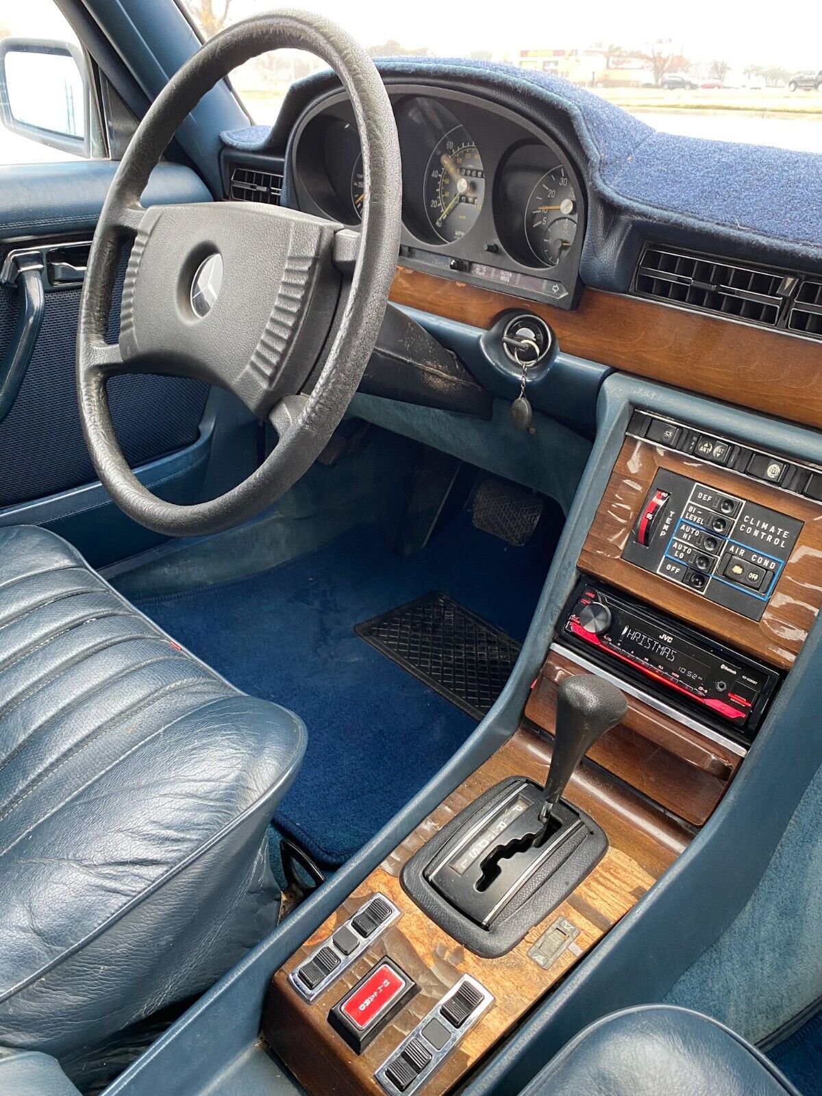 Mercedes-Benz-400-Series-Berline-1979-Blue-220641-29