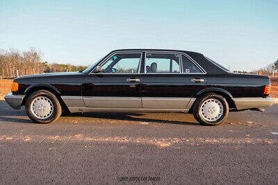 Mercedes-Benz-400-Series-Berline-1988-Black-Black-225817-2