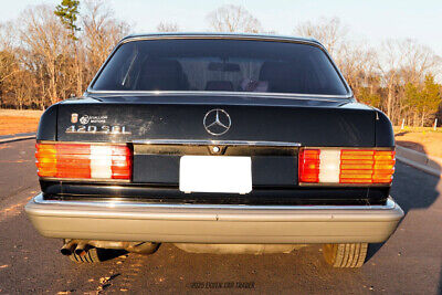 Mercedes-Benz-400-Series-Berline-1988-Black-Black-225817-6