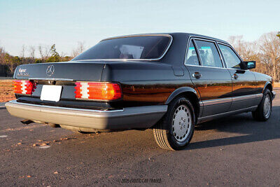 Mercedes-Benz-400-Series-Berline-1988-Black-Black-225817-7