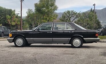 Mercedes-Benz-400-Series-Berline-1988-Black-Gray-42416-11