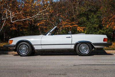 Mercedes-Benz-400-Series-Cabriolet-1977-White-Black-168981-2