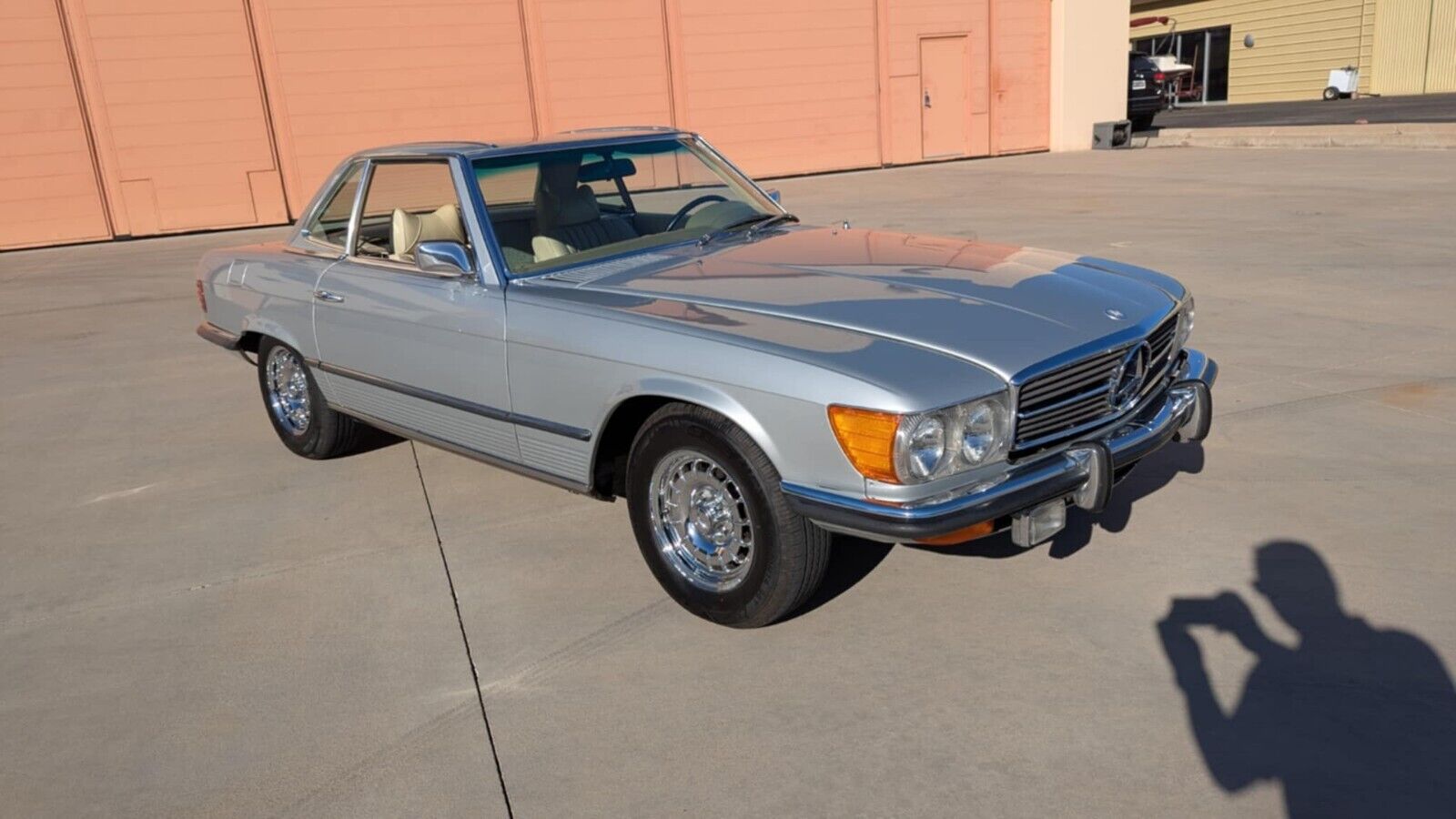 Mercedes-Benz-450-SL-1973-Silver-Tan-231746-7