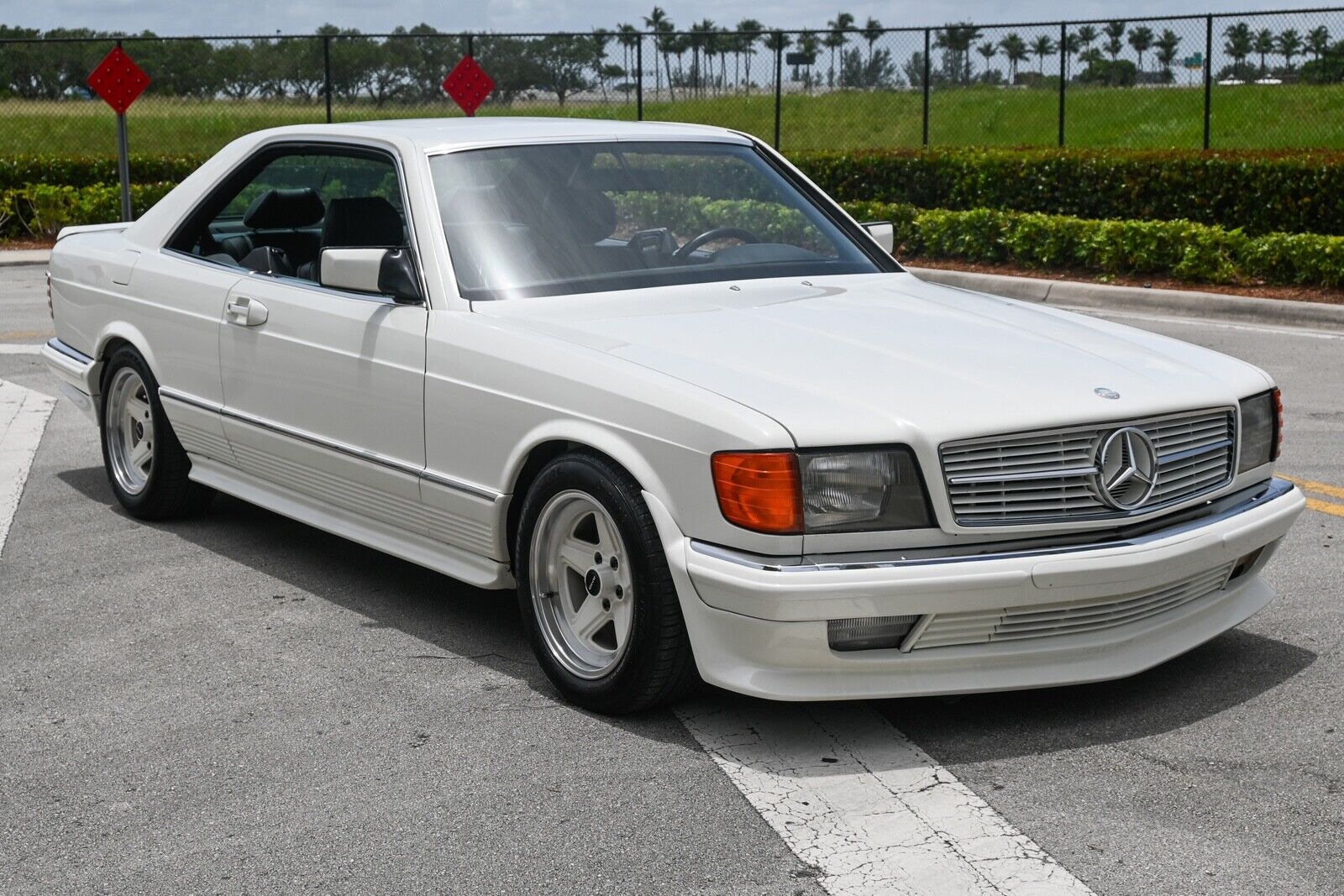 Mercedes-Benz-500-Series-1985-White-Black-198593-2