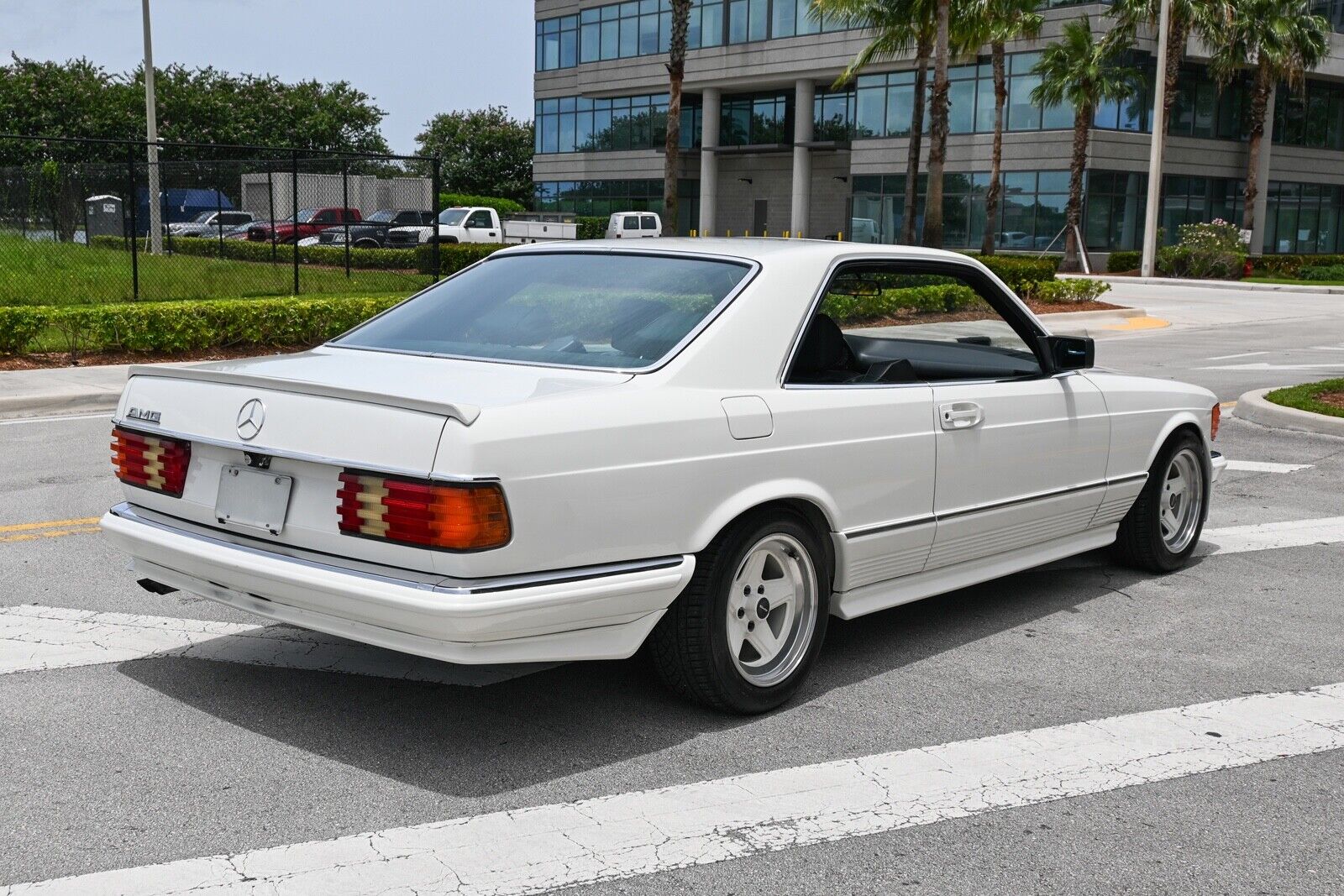 Mercedes-Benz-500-Series-1985-White-Black-198593-3