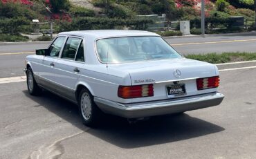 Mercedes-Benz-500-Series-1987-White-Gray-128345-3