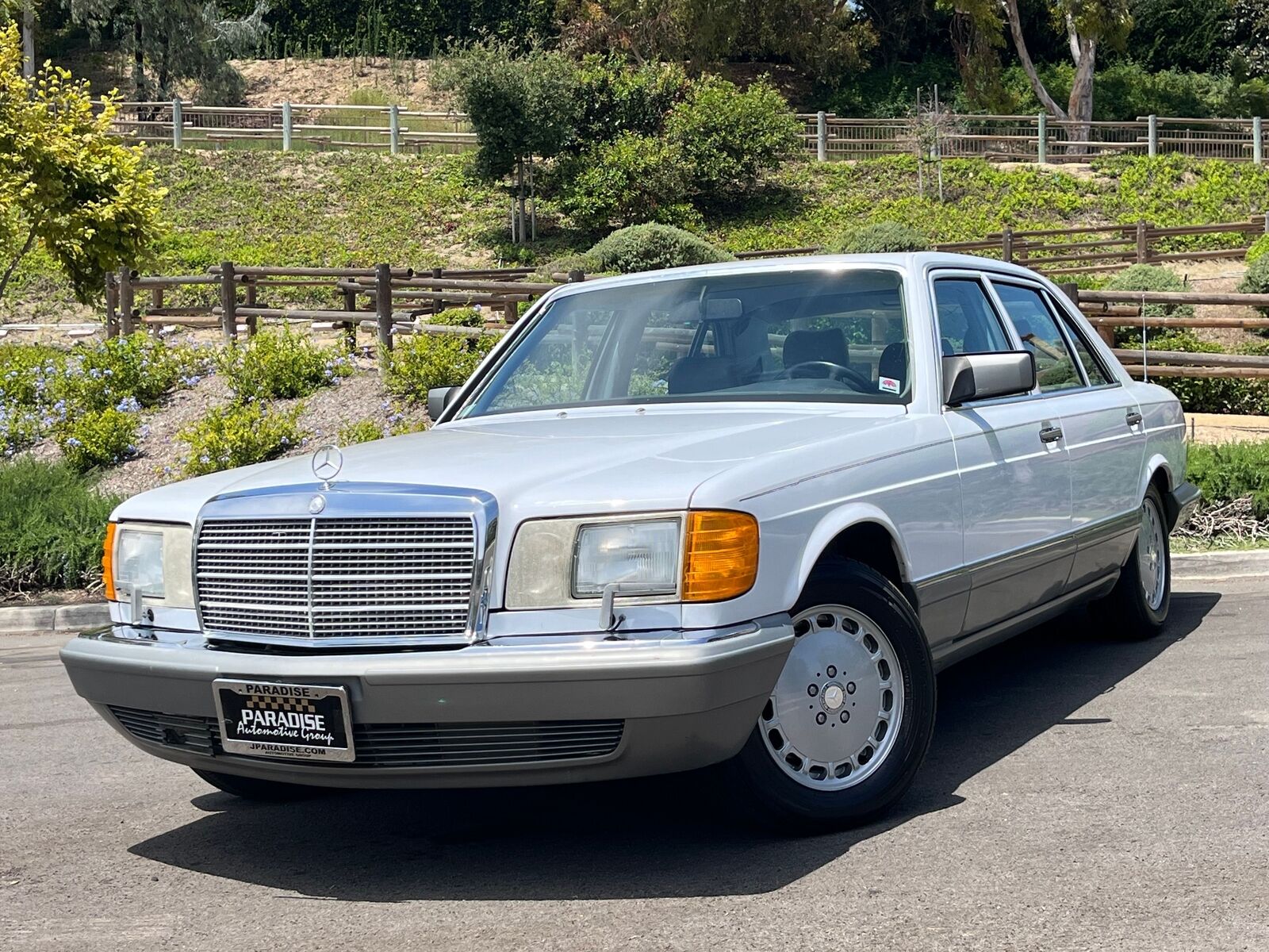 Mercedes-Benz 500-Series  1987