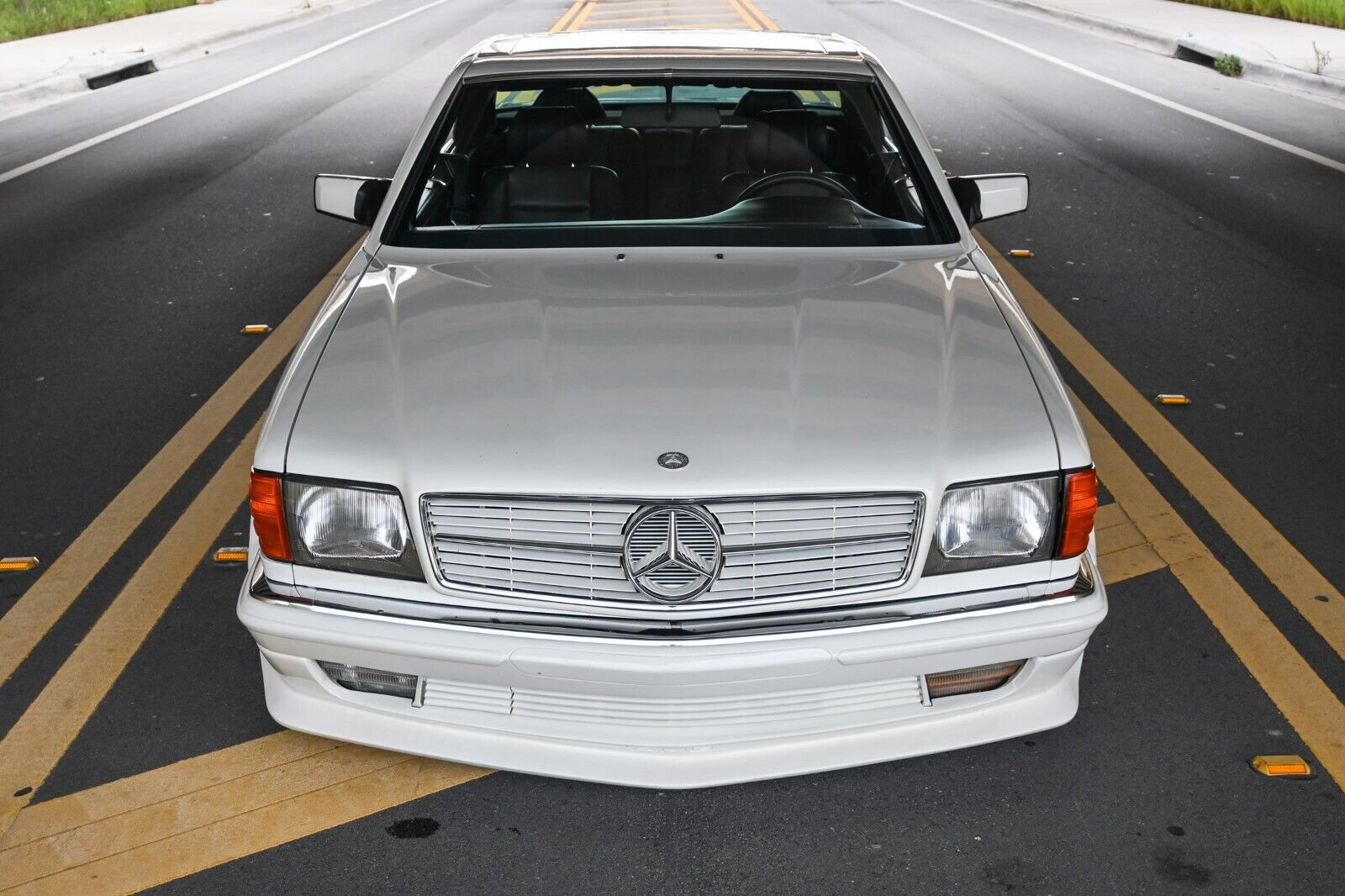 Mercedes-Benz-500-Series-Coupe-1985-Brown-Black-198593-4