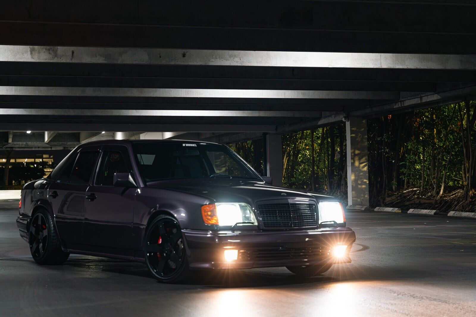 Mercedes-Benz-500E-1992-Autofashion-Bortnite-Custom-Buffalo-Hide-100970-3