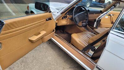 Mercedes-Benz-560-SL-Cabriolet-1987-White-Tan-225517-4