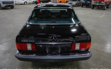 Mercedes-Benz-560SEL-1989-Black-Black-209199-4