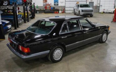 Mercedes-Benz-560SEL-1989-Black-Black-209199-6