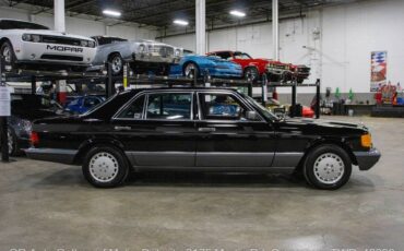 Mercedes-Benz-560SEL-1989-Black-Black-209199-7