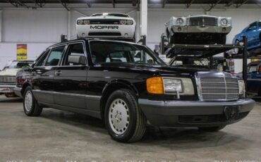 Mercedes-Benz-560SEL-1989-Black-Black-209199-9