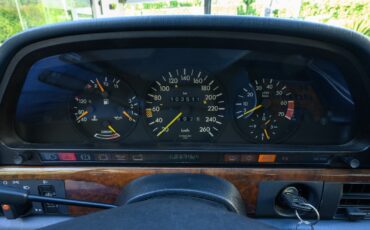 Mercedes-Benz-560sec-1988-White-Blue-103513-26