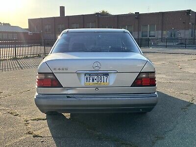 Mercedes-Benz-E-Class-1995-Grey-188293-4