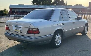 Mercedes-Benz-E-Class-1995-Grey-188293-5