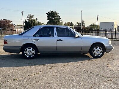 Mercedes-Benz-E-Class-1995-Grey-188293-6