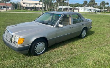 Mercedes-Benz E-Class Berline 1991