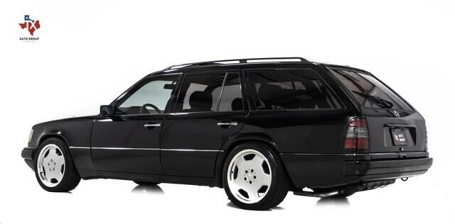 Mercedes-Benz-E-Class-Break-1995-Black-Black-339292-5