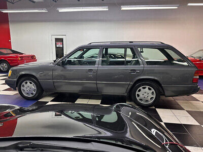 Mercedes-Benz-E-Class-Break-1995-Black-Gray-189507-13