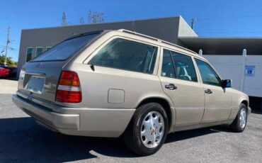 Mercedes-Benz-E-Class-Break-1995-Silver-Tan-0-1