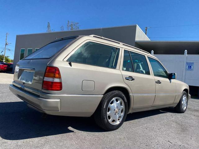 Mercedes-Benz-E-Class-Break-1995-Silver-Tan-0-1