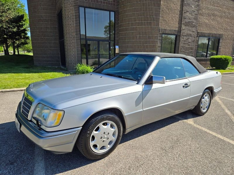 Mercedes-Benz-E-Class-Cabriolet-1994-Silver-Black-150184-1